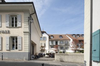 Les mesures visent à faciliter la construction de logements dans des sites construits protégés, ici Prangins (VD), sans restreindre de manière disproportionnée leur protection (archives). KEYSTONE/GAETAN BALLY